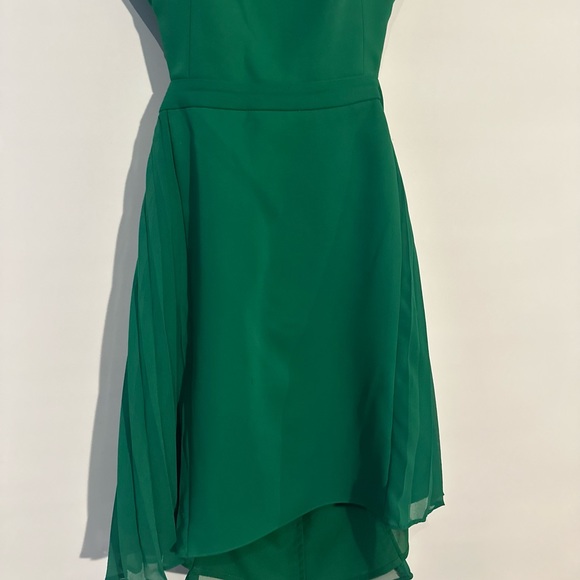 BCBGMAXAZRIA Brielle 🟢 Open-Back, Side-Pleated Dress - Picture 8 of 10